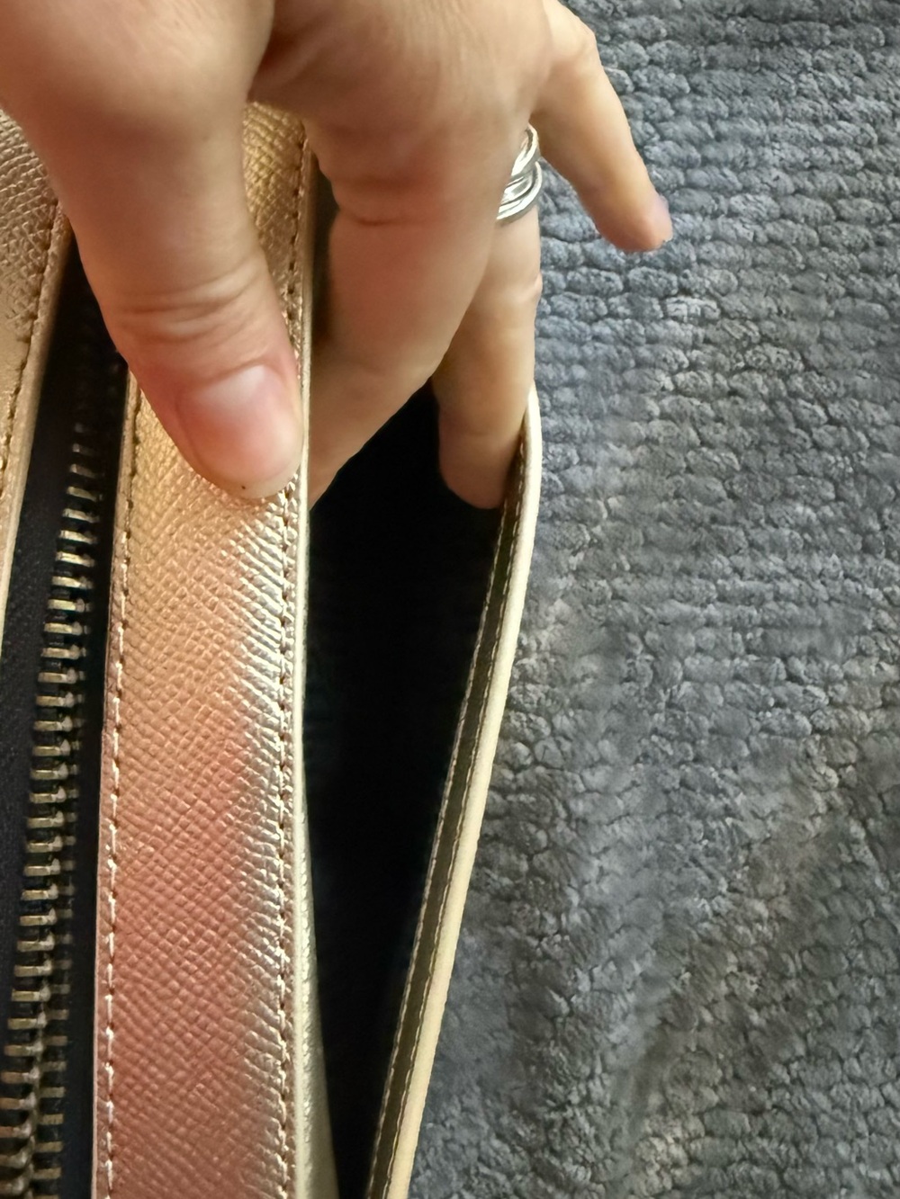 Kurt Geiger Metallic Gold Crossbody Bag - Picture 9 of 10